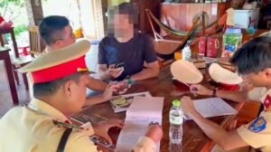 lái xe máy cần ý thức hơn về việc tuân thủ luật giao thông.